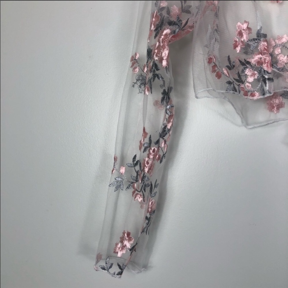 NWT Floral Embroidered Crop Mesh Top - Picture 5 of 10